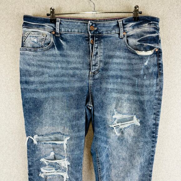 Maurices Womans Sz 18W Reg Plus Boyfriend Jeans Blue Stretch Pockets Denim - Picture 2 of 10